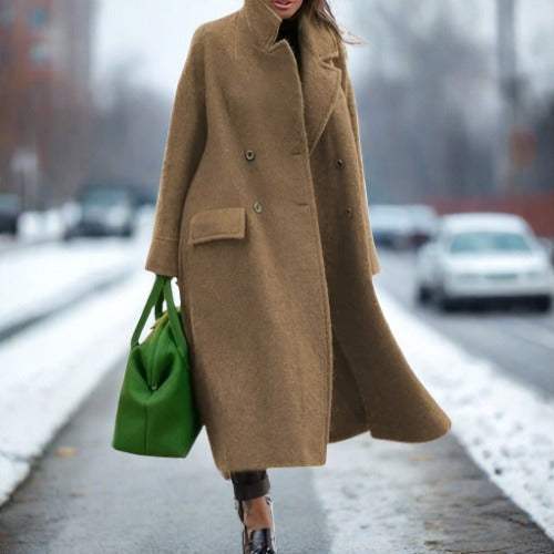 Cappotto invernale moderno e alla moda